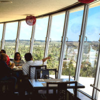 1時間で360度お店が回転するレストラン。360Revolving Restaurant